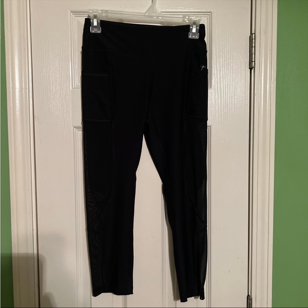 Women's Profile by Gottex Black Pocketed Capri Leggings S